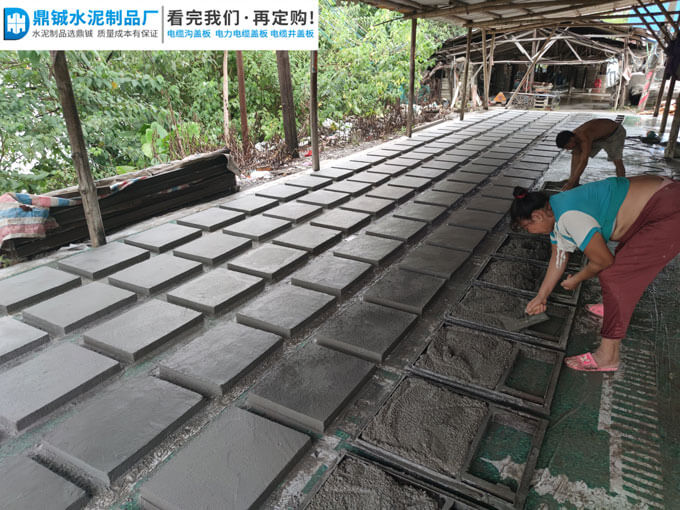 肇庆广宁市政道路工程水泥沟盖板定制案例