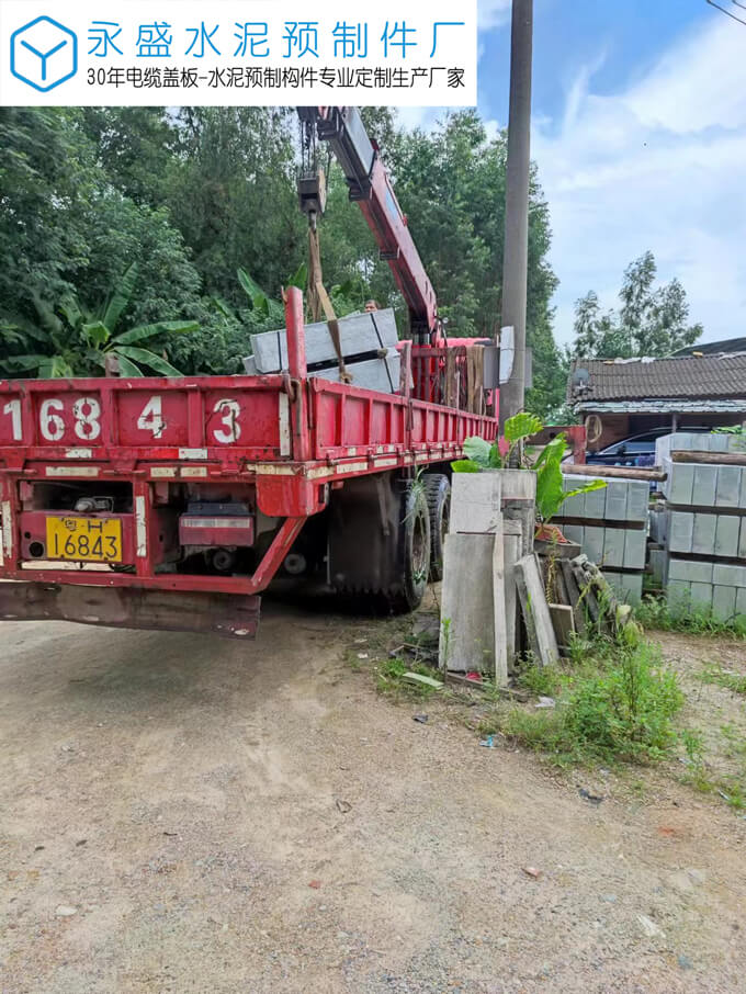 肇庆高新区中交建筑道路电力工程定制镀锌电缆沟盖板案例图片-2